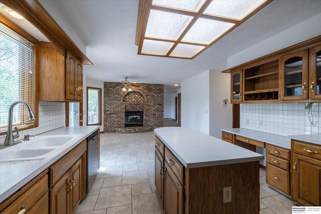 17327 P Street, Omaha, NE 68135