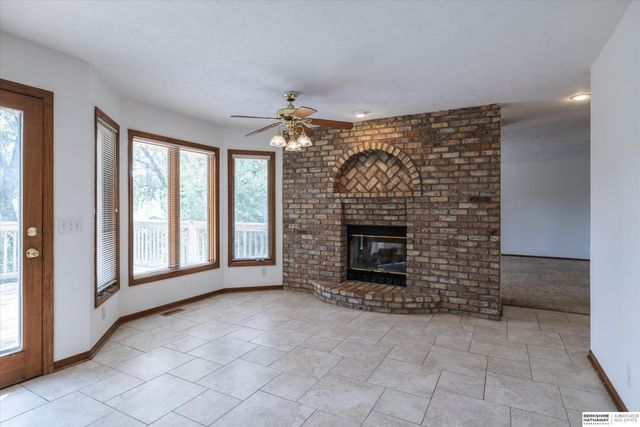 17327 P Street, Omaha, NE 68135