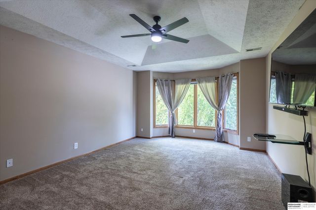 17327 P Street, Omaha, NE 68135