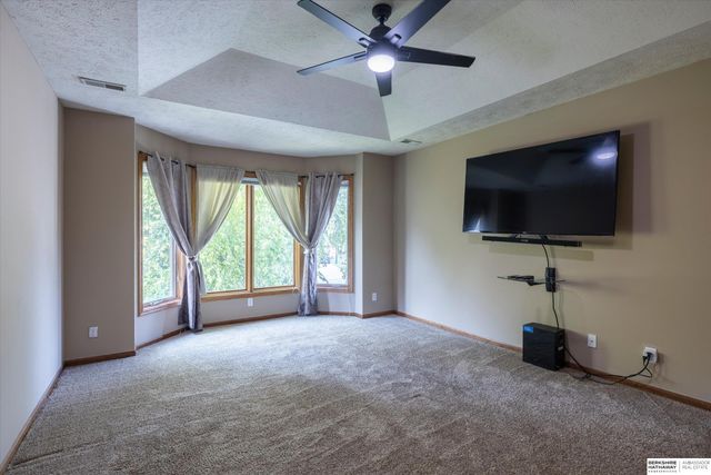 17327 P Street, Omaha, NE 68135