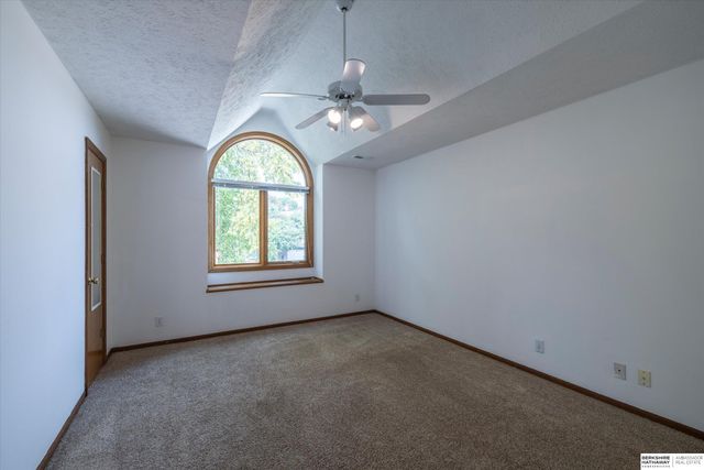 17327 P Street, Omaha, NE 68135
