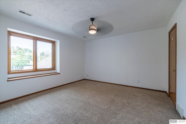 17327 P Street, Omaha, NE 68135