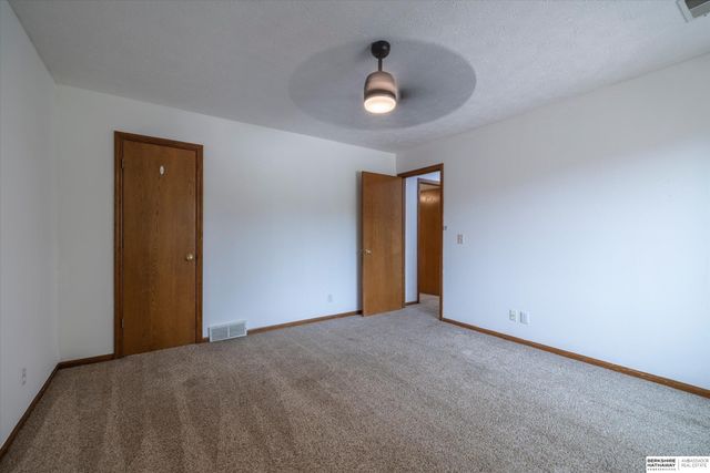 17327 P Street, Omaha, NE 68135