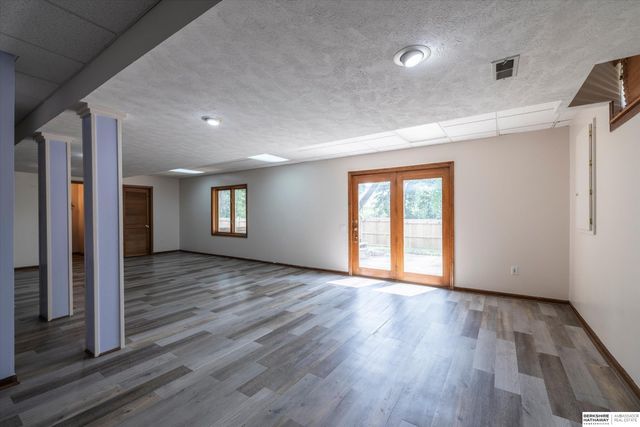 17327 P Street, Omaha, NE 68135