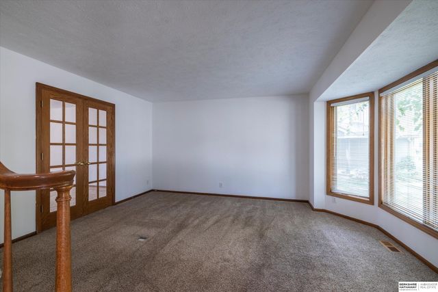 17327 P Street, Omaha, NE 68135