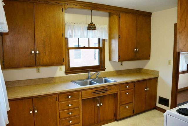 113 E 4th Street, Monticello, MN 55362