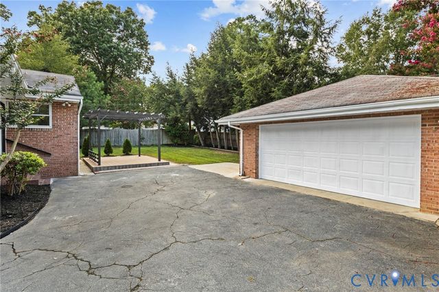 8020 Patterson Ave, Henrico, VA 23229