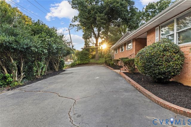 8020 Patterson Ave, Henrico, VA 23229