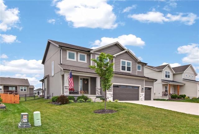 4404 SW Grindstone Circle, Lee's Summit, MO 64082