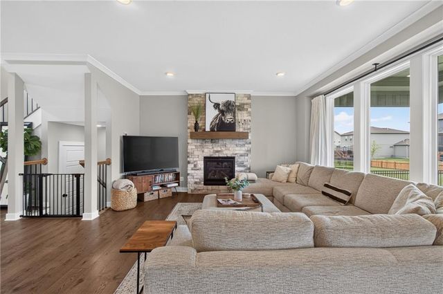 4404 SW Grindstone Circle, Lee's Summit, MO 64082