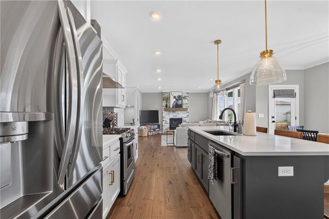 4404 SW Grindstone Circle, Lee's Summit, MO 64082