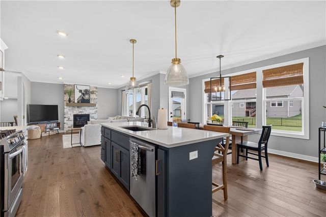 4404 SW Grindstone Circle, Lee's Summit, MO 64082