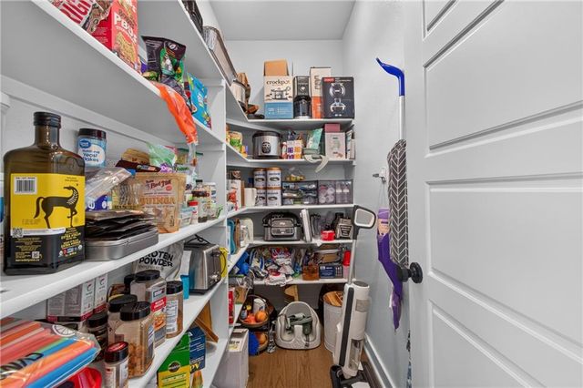 4404 SW Grindstone Circle, Lee's Summit, MO 64082