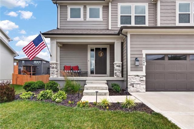 4404 SW Grindstone Circle, Lee's Summit, MO 64082