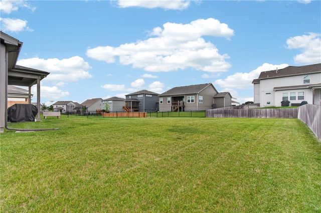 4404 SW Grindstone Circle, Lee's Summit, MO 64082