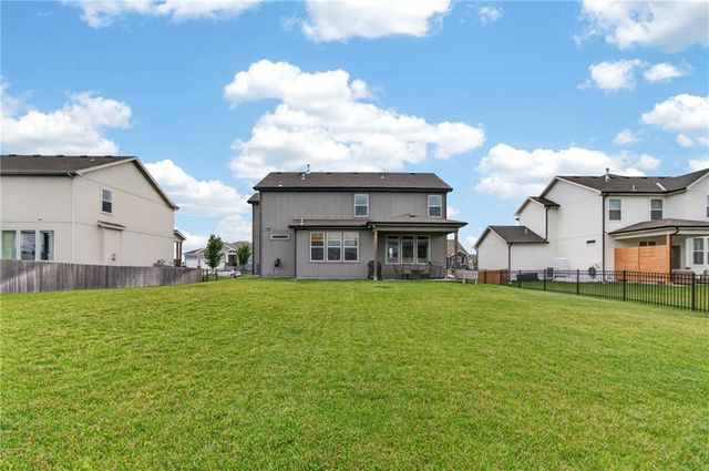 4404 SW Grindstone Circle, Lee's Summit, MO 64082