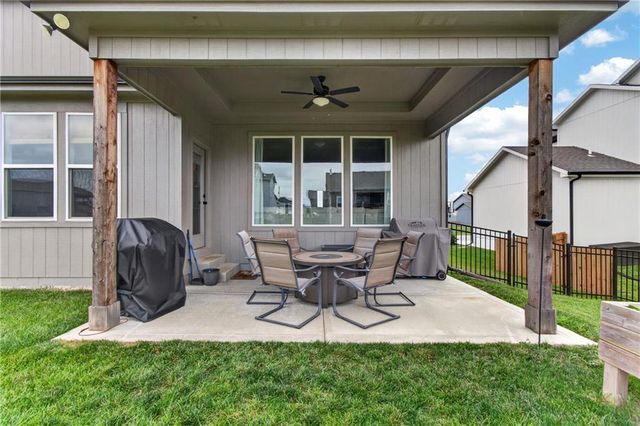 4404 SW Grindstone Circle, Lee's Summit, MO 64082