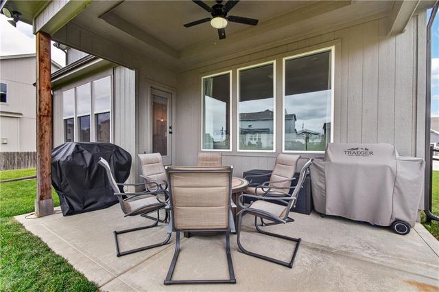 4404 SW Grindstone Circle, Lee's Summit, MO 64082