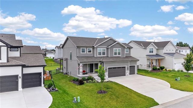 4404 SW Grindstone Circle, Lee's Summit, MO 64082