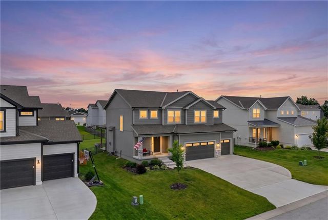 4404 SW Grindstone Circle, Lee's Summit, MO 64082