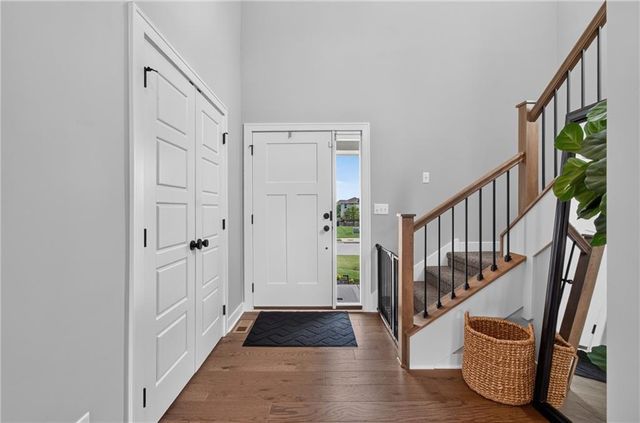 4404 SW Grindstone Circle, Lee's Summit, MO 64082
