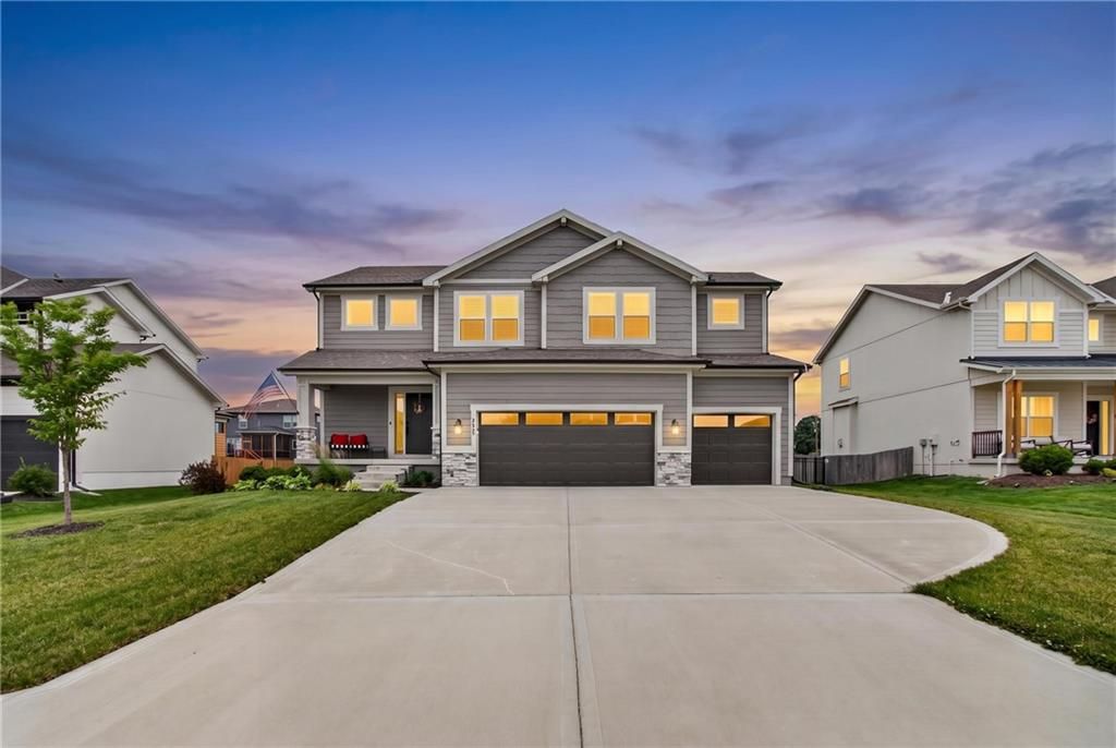 4404 SW Grindstone Circle, Lee's Summit, MO 64082