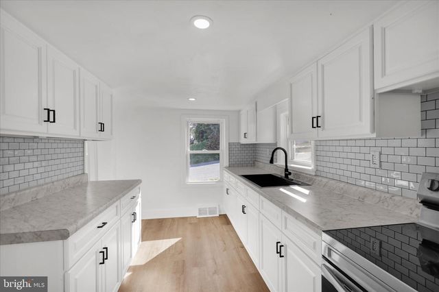 40 W BIRCH ST, Coatesville, PA 19320