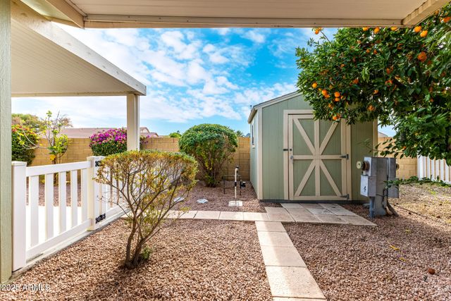 1717 E LIBBY Street, Phoenix, AZ 85022