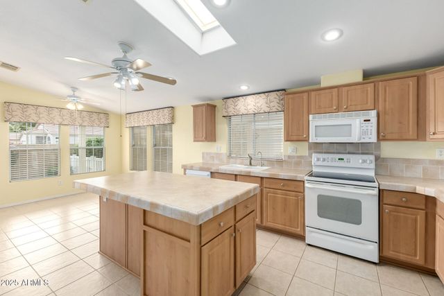 1717 E LIBBY Street, Phoenix, AZ 85022