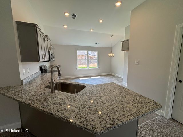 329 Cardinal Lane, Senatobia, MS 38668