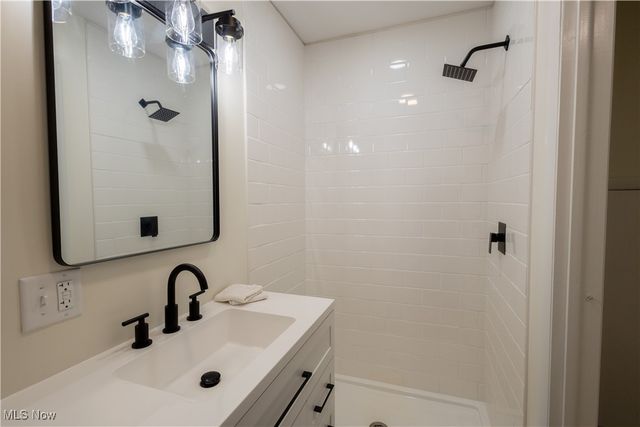 12966 Edison Street NE, Alliance, OH 44601