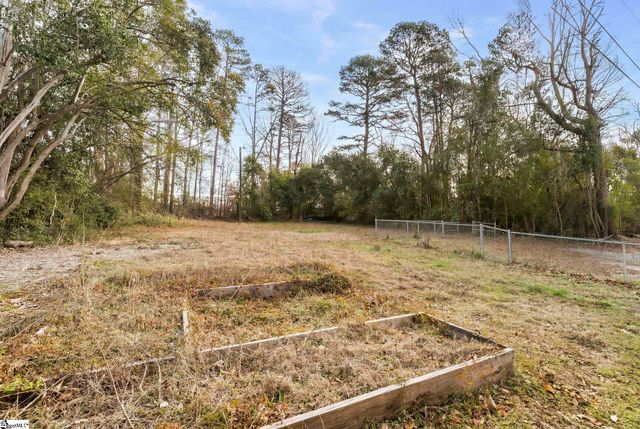 11601 Us 221, Woodruff, SC 29388