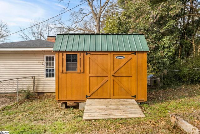 11601 Us 221, Woodruff, SC 29388