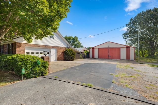 2930 INDIAN CREEK RD, Brighton, TN 38011