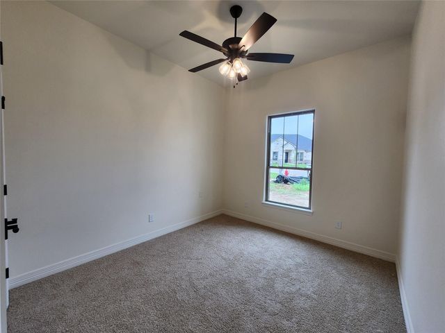 813 Golden Eagle CV, Salado, TX 76571