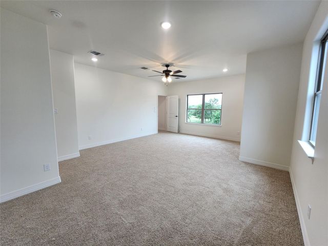 813 Golden Eagle CV, Salado, TX 76571