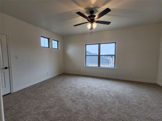 813 Golden Eagle CV, Salado, TX 76571