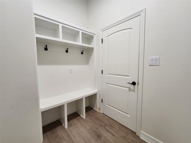 813 Golden Eagle CV, Salado, TX 76571