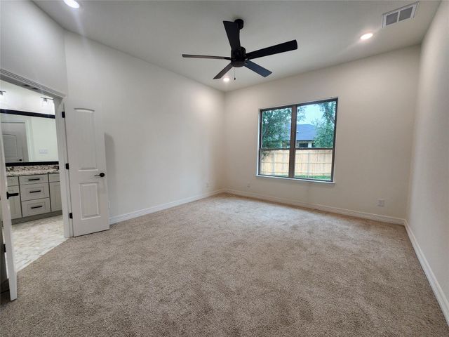 813 Golden Eagle CV, Salado, TX 76571