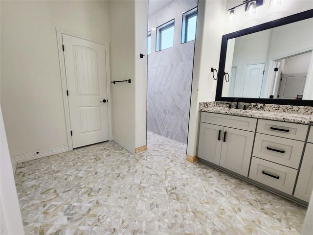 813 Golden Eagle CV, Salado, TX 76571