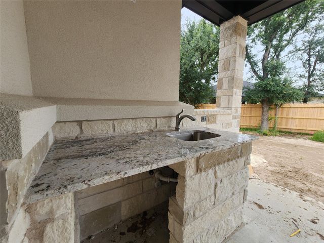 813 Golden Eagle CV, Salado, TX 76571