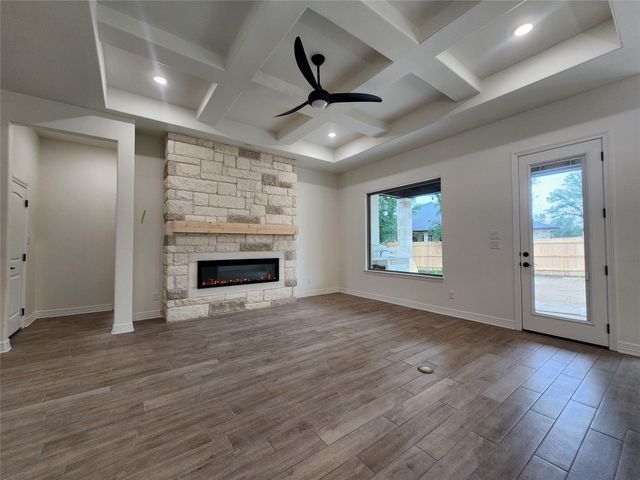 813 Golden Eagle CV, Salado, TX 76571