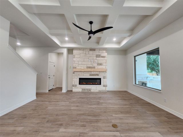 813 Golden Eagle CV, Salado, TX 76571