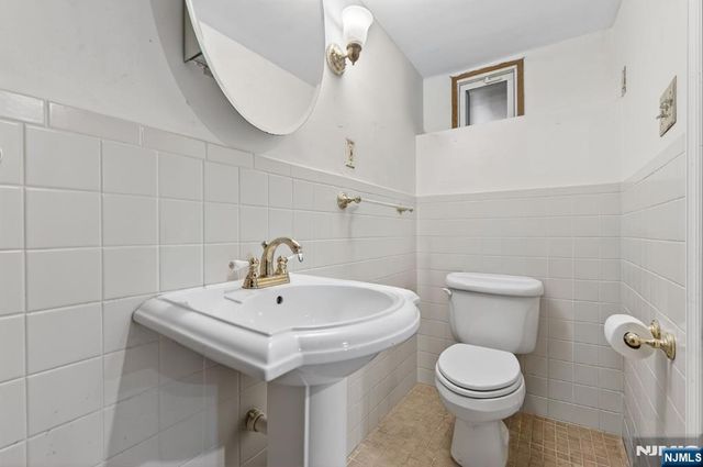 301 South Parkway, Clifton, NJ 07014