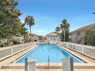 1100 Shoreline Drive 221, Gulf Breeze, FL 32561