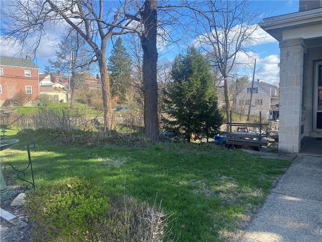 2736 Middletown Rd, Sheraden, PA 15205