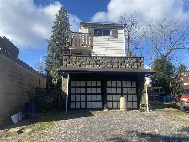 2736 Middletown Rd, Sheraden, PA 15205