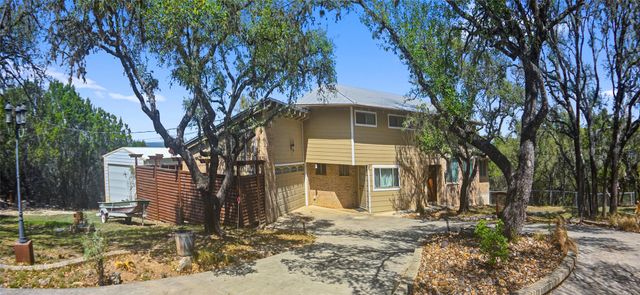 798 Fawn TRL, Canyon Lake, TX 78133
