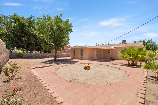 1324 Eugene Drive, Las Cruces, NM 88001