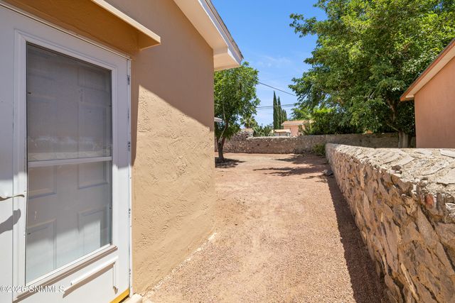 1324 Eugene Drive, Las Cruces, NM 88001